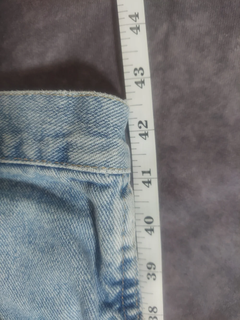 Wrangler Men's Relaxed Fit Jeans Light Wash Size 48x30 Well Broken-In